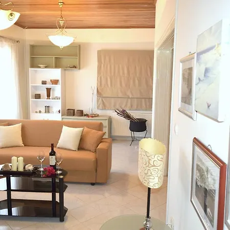 Holiday home Dryopi Perachori