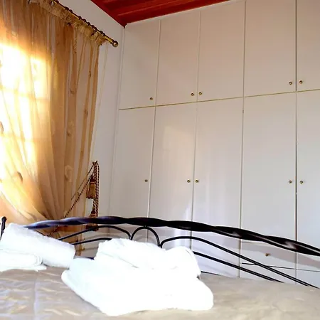 Holiday home Dryopi Perachori